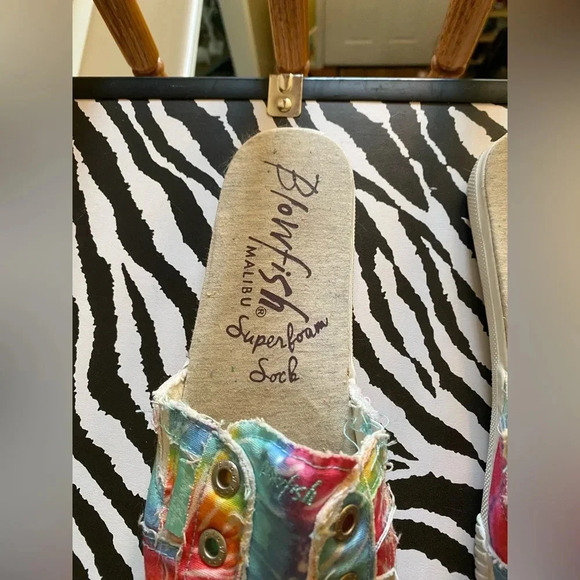 Blowfish Malibu tie dye slides size 7 1/2 - Picture 2 of 5